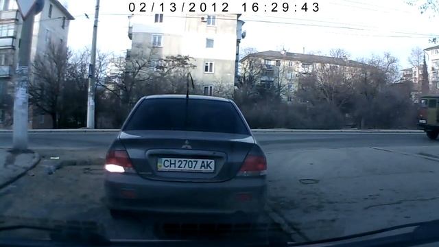 Mitsubishi Lancer CH 2707 AK не уступил дорогу смотреть онлайн