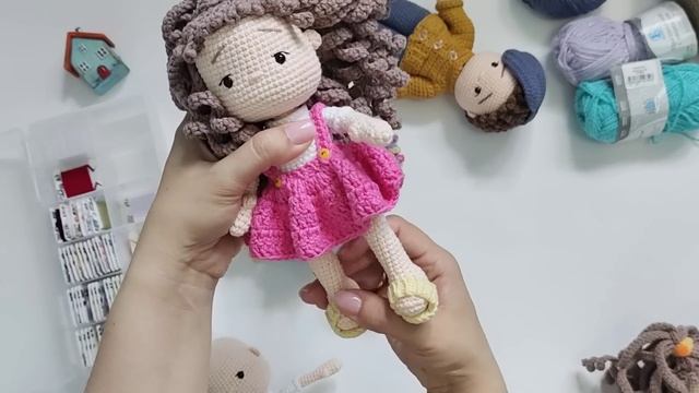 ВЛОГ вязаные игрушки, выбираем имя для куколки! смотреть онлайн