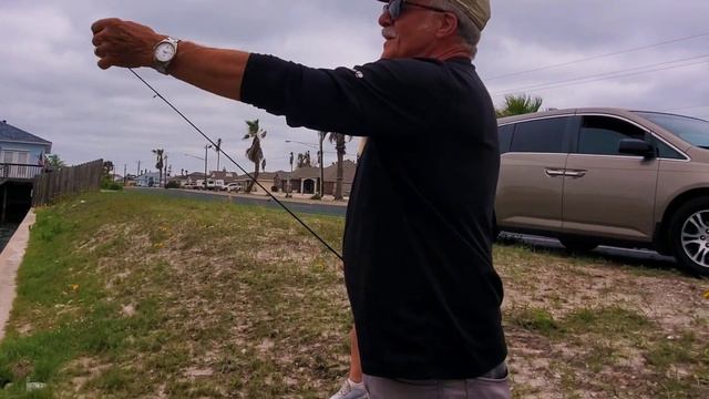 Arizona Couple's First Time Fishing in Texas (Is NOT what we expected!) смотреть онлайн