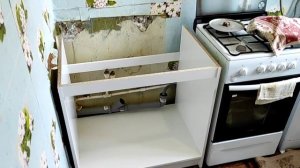 МОЙКА НА КУХНЮ С ТУМБОЙ КРУТОЙ И ДЕШЁВЫЙ СПОСОБ ОБНОВИТЬ КУХНЮ С МОЙКОЙ СМЕСИТЕЛЬ, СТОЛ ПОД МОЙКУ.