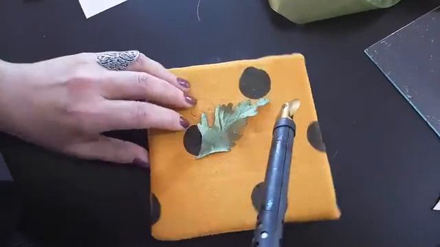 Листья мака и одуванчика, аппликация из атласных лент смотреть онлайн