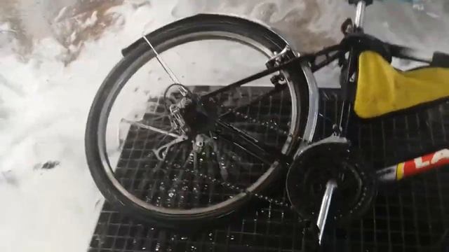 Велосипед на автомойке смотреть онлайн