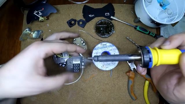Указатель уровня топлива и температуры для 2105 / Fuel gauge and engine temperature gauge for 2105 смотреть онлайн
