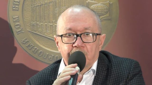 Денис Драгунский в книжном магазине "Библио-Глобус" 18.03.2018 (#1) смотреть онлайн