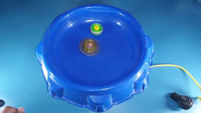 Fake Monster Beyblade VS Infinity Nado Cyan Spout Metal Beyblade Battle #beyblade #infinitynado
