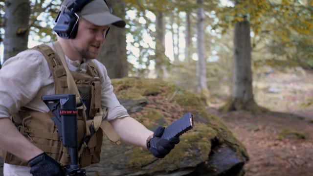 Tarkov VS. Real Life: Sharing Ammo смотреть онлайн