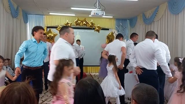 Танец с папой. Выпускной 2023 года. МБДОУ "Балтасинский детский сад N1" смотреть онлайн