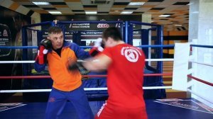 Костя Цзю. Шахматы Бокса. 2 Этап. Тренировка 3. Серия 2. Работа на лапах.