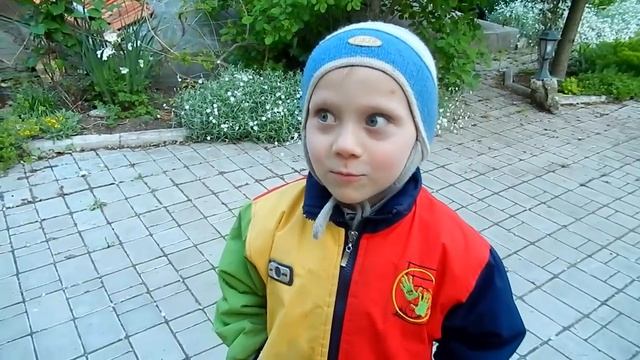 ПРИВЕТ!!!..САНЬКА И ГУСЕНИЦЫ!!! VLOG из ДАЧИ!!! смотреть онлайн