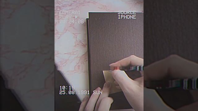 ﾐ ✎.. страницы этой книги пахнут осенью, толикой меланхолии и шуршанием опавших листьев смотреть онлайн