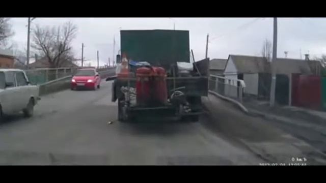 Горе-ремонтники дорог смотреть онлайн