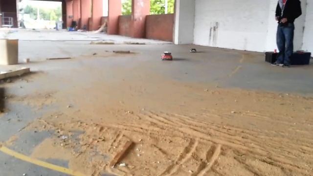 Traxxas Rally / Ken Block Gymkhana Ford Fiesta 1:16 vs. Kyosho DRX VE Brushless 1:8 at Rally Track смотреть онлайн