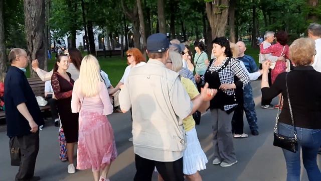 Королева грез моей мечты!!!Танцы в саду Шевченко,Харьков.