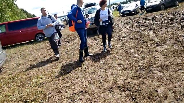 Нашествие 2017 Грязь, выезд с 3 парковки смотреть онлайн