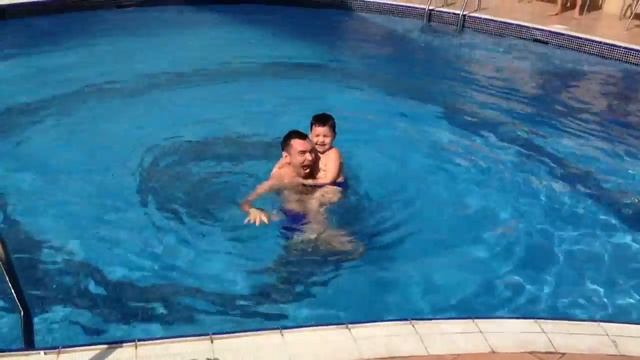 Купаемся, работаем и отдыхаем. Максим Колыняк. смотреть онлайн