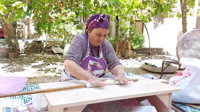 ekmeğe gelen zamdan sonra Çok kolay Yufka ekmek nasıl yapılır? yufka nasıl Açılır ( ENG SUB DIY ) смотреть онлайн