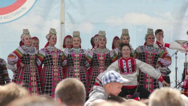 ТАИСИЯ ПОВАЛИЙ на ФЕСТИВАЛЕ ДРУЖБЫ СЛАВЯНСКИХ НАРОДОВ в ЧУРОВИЧАХ и КЛИП КОСТРОМА смотреть онлайн