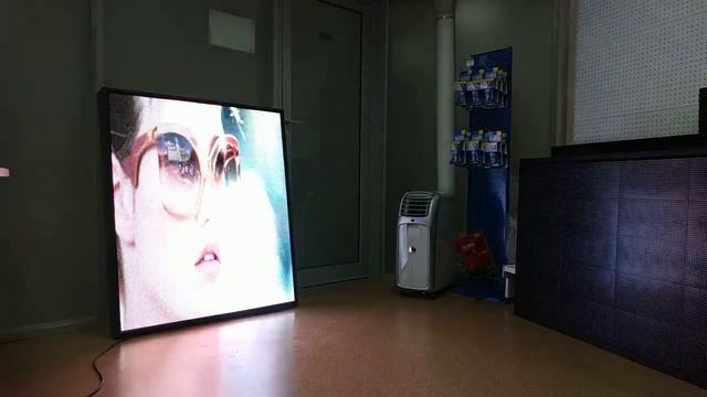 Светодиодный экран, размещение на Фасаде или в окне - "видеовитрина" для салона Оптики смотреть онлайн