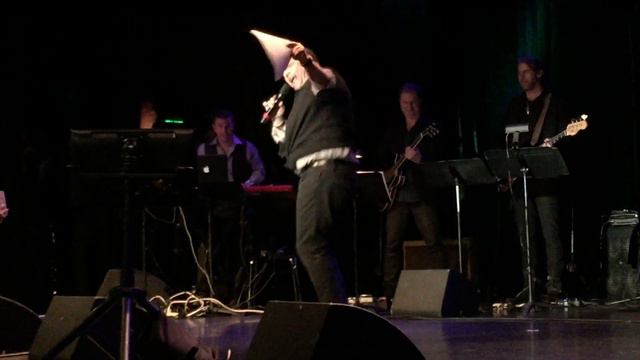 Jason Alexander "Shake it Off" Idina Menzel and Taye Diggs' A Broader Way Karaoke Benefit 5.4.15 смотреть онлайн