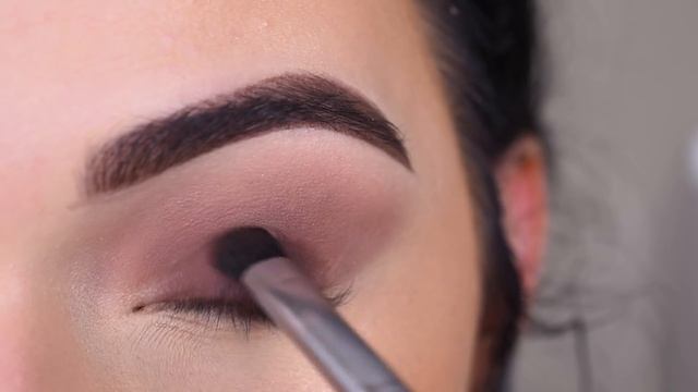Dose of Colors Pretty Cool Eyeshadow Palette | Matte Smokey Eye Tutorial смотреть онлайн