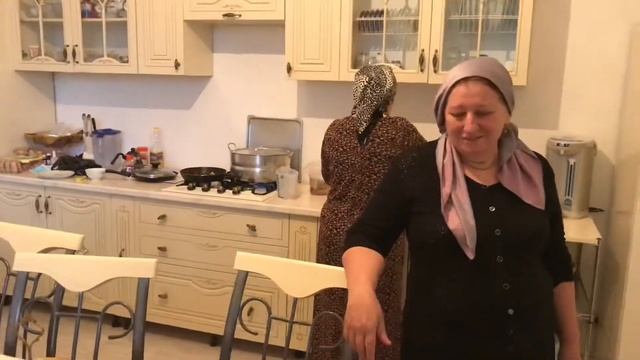 Сегодня приехали к дорогой Бабушке. смотреть онлайн