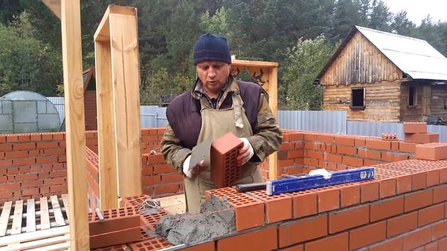 Кладка кирпича от уральского белоруса (часть 2)