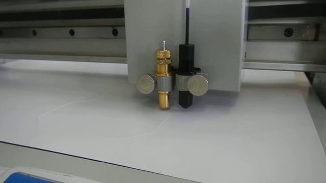 HC-4030 - Резка картона 150 грамм на планшетном режущем плоттере смотреть онлайн