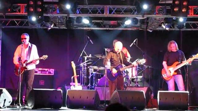 Группа ВОСКРЕСЕНЬЕ в ЗАЛе ОЖИДАНИЯ 8 марта 2010 - 4 смотреть онлайн