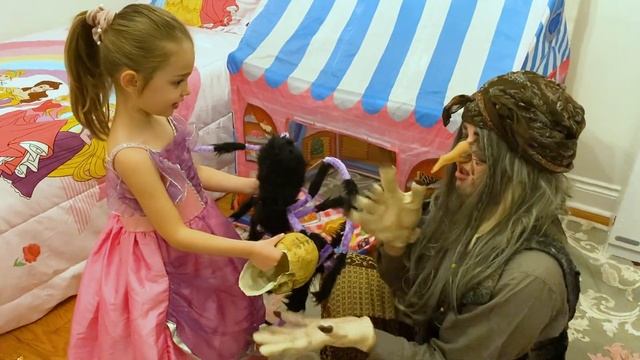 Забавная история про Хэллуин. Баба Яга похитила малышку и испортила Хэллоуин ??? смотреть онлайн