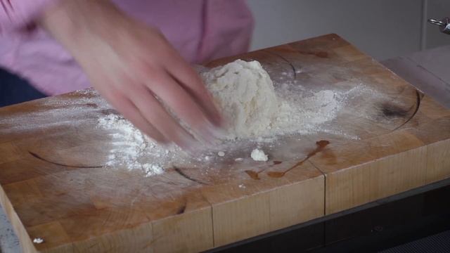 Вкуснейшие СЫРНИКИ на манке (не разваливаются!) - рецепт шеф повара Ильи Лазерсона смотреть онлайн