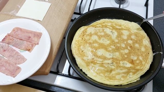 Самый вкусный тост с яйцом на сковороде смотреть онлайн
