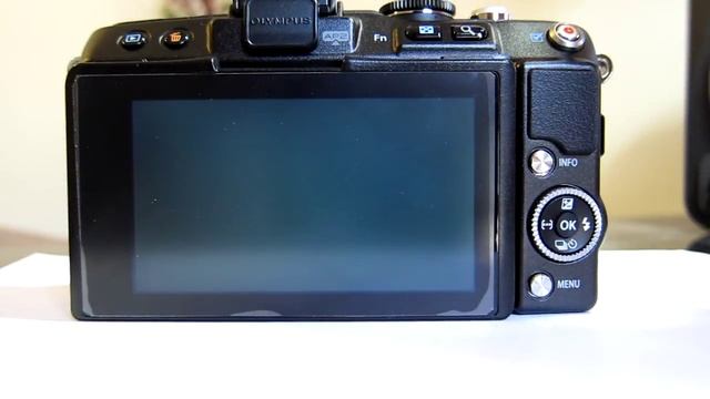 Slow shutter mechanical noise on E-PL5 смотреть онлайн