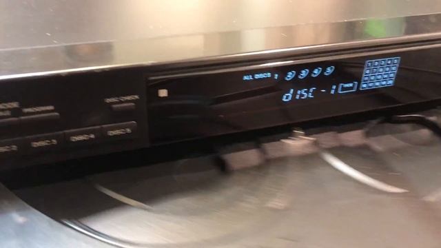 Sony CDP-C365 5-Disc Carousel System CD Player смотреть онлайн