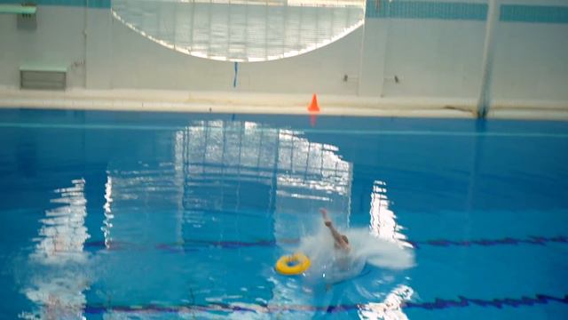 GAME of Flip Master Diving IN REAL LIFE | WINNER GETS $100 смотреть онлайн