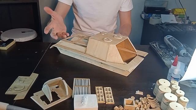Как сделать танк ИСУ 152. Часть 1. Сделать танк из дерева. смотреть онлайн