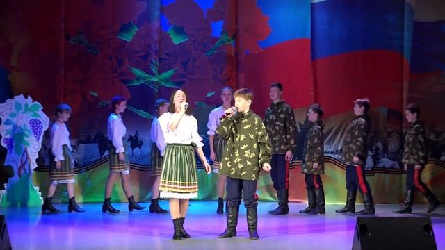 Виктория Ансамбль "Казачий круг" Смуглянка. смотреть онлайн