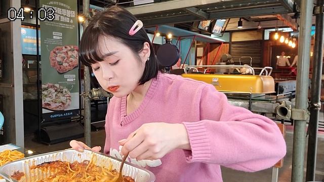 총 무게 2kg!! 점보치즈스파게티 5분 안에 먹으면 상금이 100만원!! 2kg Jumbo Cheese Spaghetti 5 minutes Challenge MUKBANG смотреть онлайн
