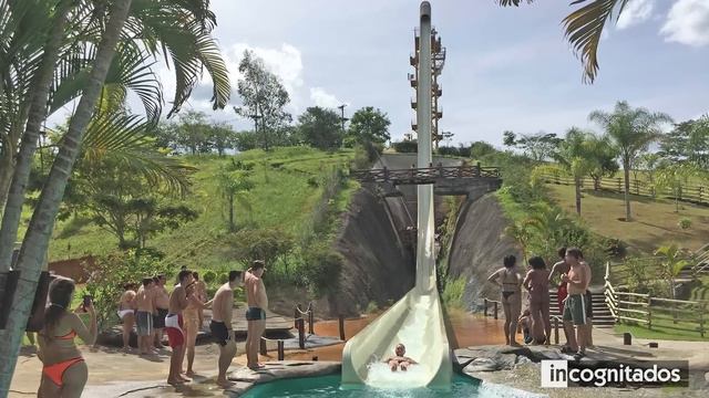 Se tiró por un tobogán de agua PROHIBIDO смотреть онлайн