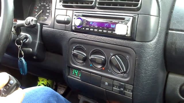Big bass from two Rockford Fosgate 15" T1's! смотреть онлайн