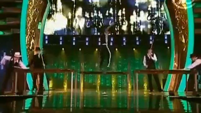 Алексей Кичиков.Степ(чечетка) на столах. смотреть онлайн