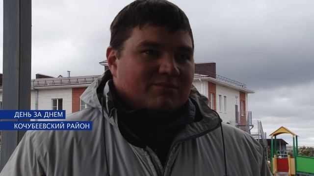 В Кочубеевском районе посадили около 300 саженцев.mp4 смотреть онлайн
