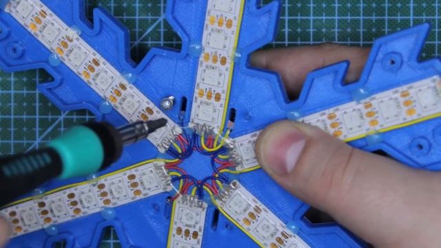 Светодиодная снежинка: Arduino NANO + WS2812B смотреть онлайн