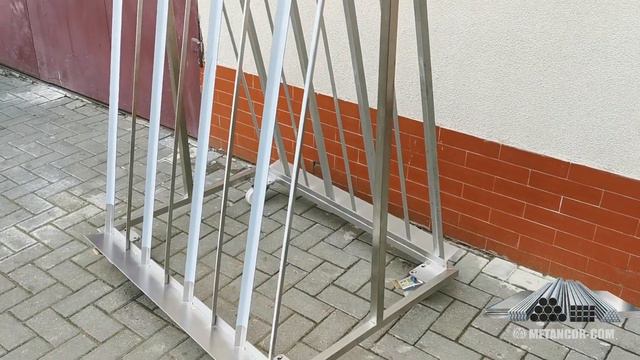 Стойка-стелаж передвижная смотреть онлайн