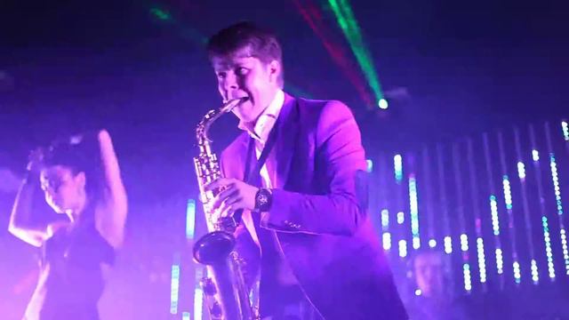 Nikita Frolov Saxophone performance - Haloween party смотреть онлайн