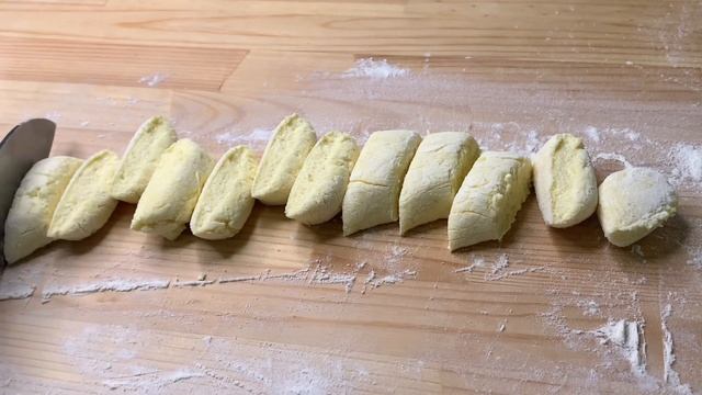 Идеальный рецепт ленивых вареников! Вареники с вишней! ? Не разваливаются.