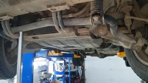 Прадо 150. Рукожопим на сервисе. Втулки переднего стабилизатора KDSS. Подбирайте запчасти по VIN?