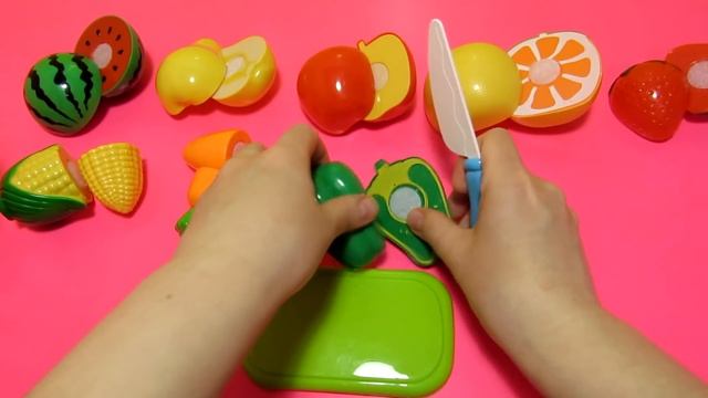 Учим овощи и фрукты на английском языке. Learn vegetables and fruits names with toy velcro cutting смотреть онлайн