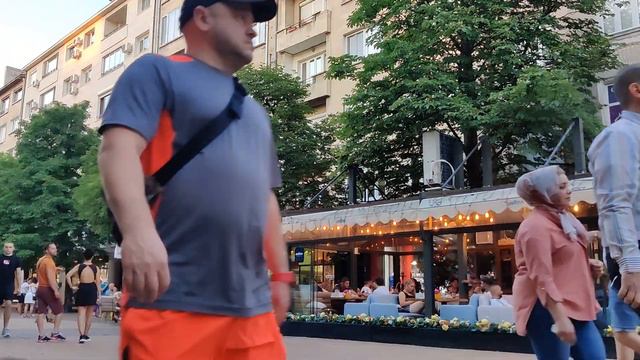 What People Are Wearing In Sofia🇧🇬Bulgaria. Люди в Софии, Витошка