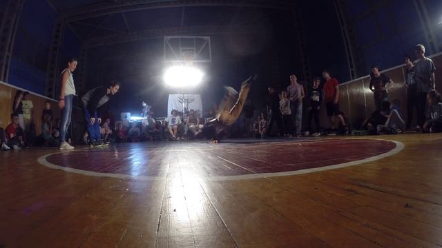 Батл 3x3 | ?,Петя,Кирилл vs Яра,Волк,Санёк | I смена лагеря Волнорез смотреть онлайн