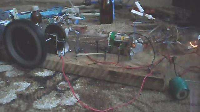 Самодельный четырёхтактный двигатель-2 смотреть онлайн